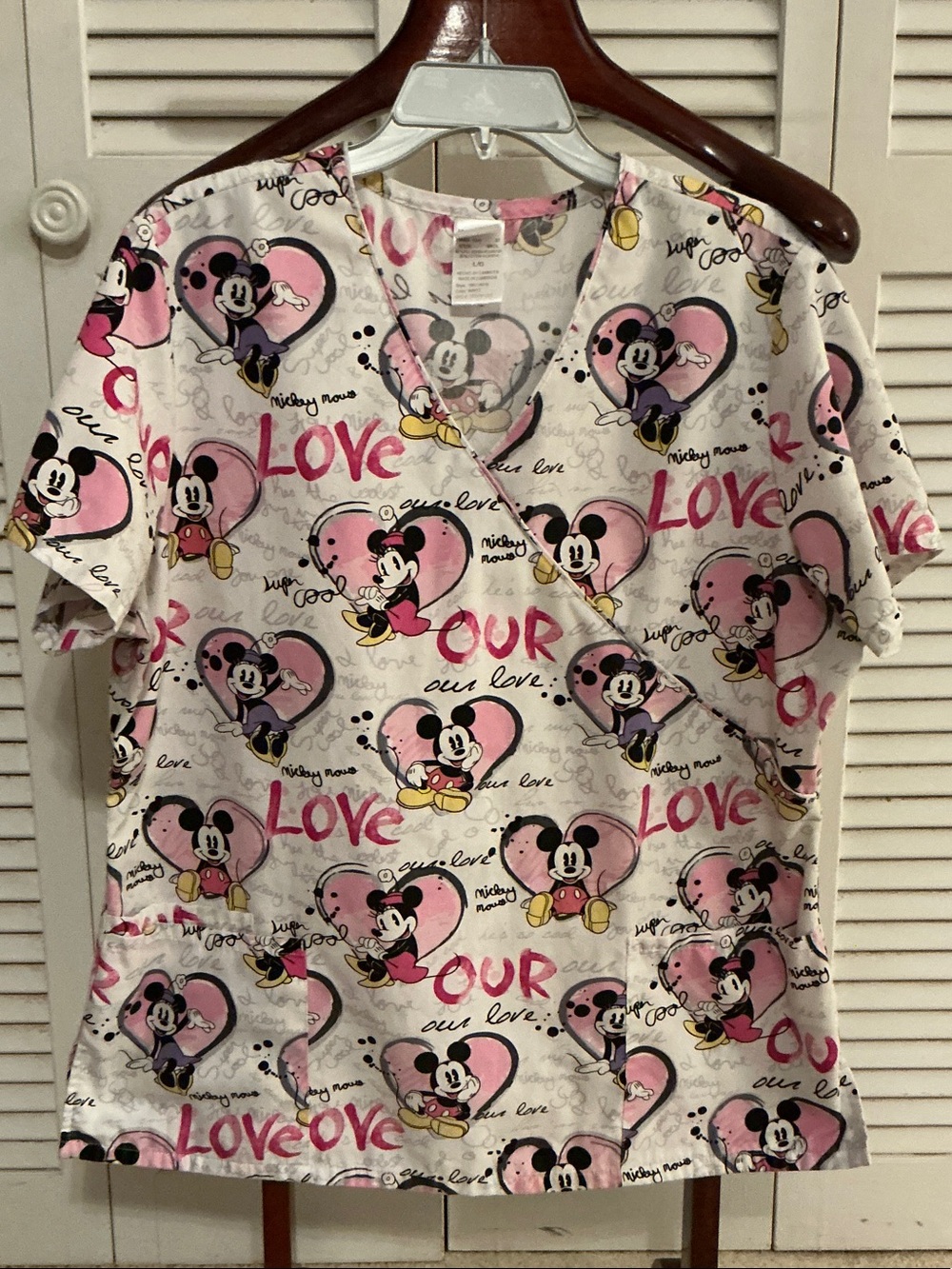 Disney White & Pink Mickey Mouse 'Love' Scrub Top